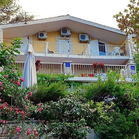 Apartmani Lidija Karin Donji Donji Karin 外观 照片