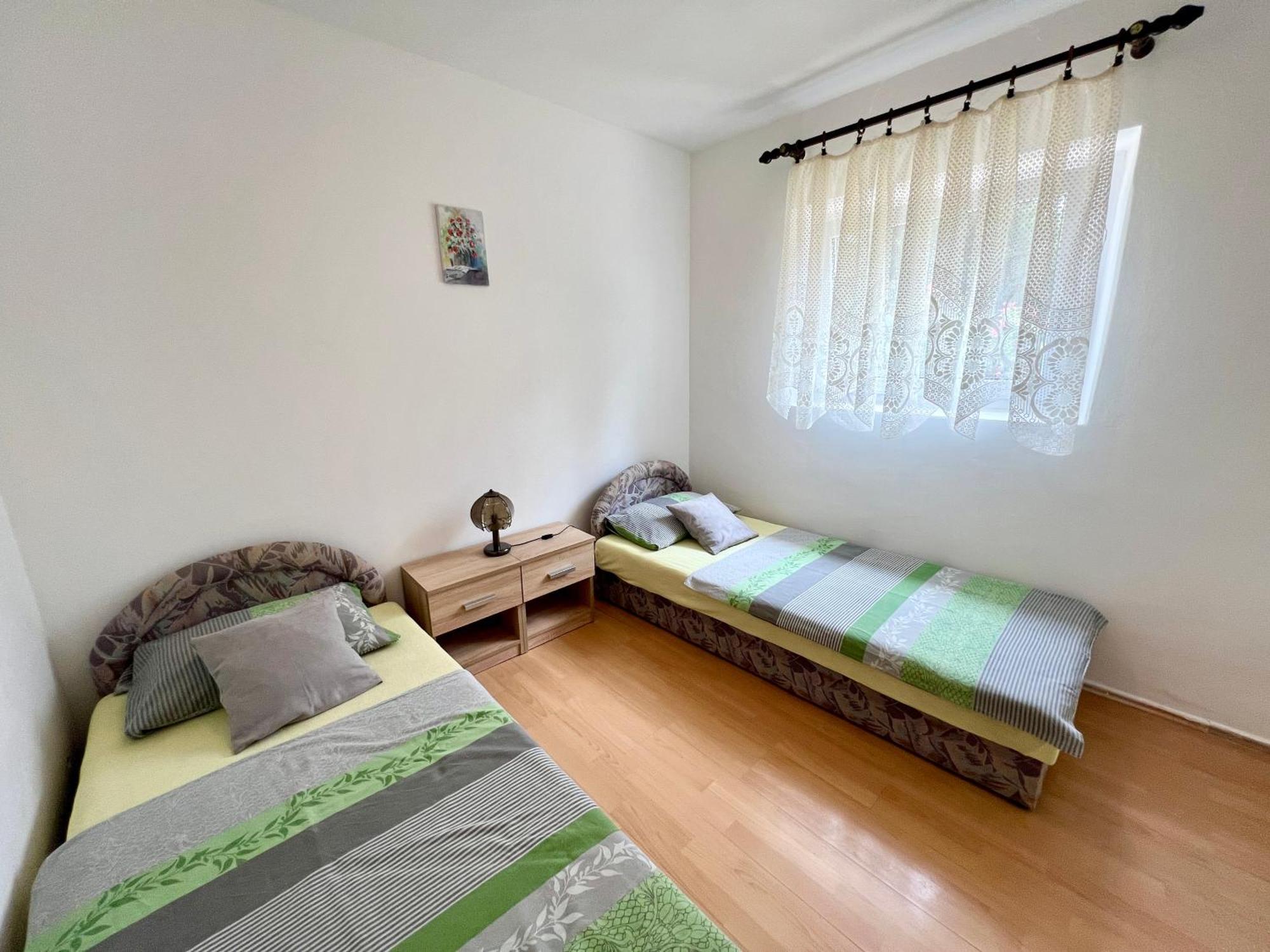 Apartmani Lidija Karin Donji Donji Karin 外观 照片
