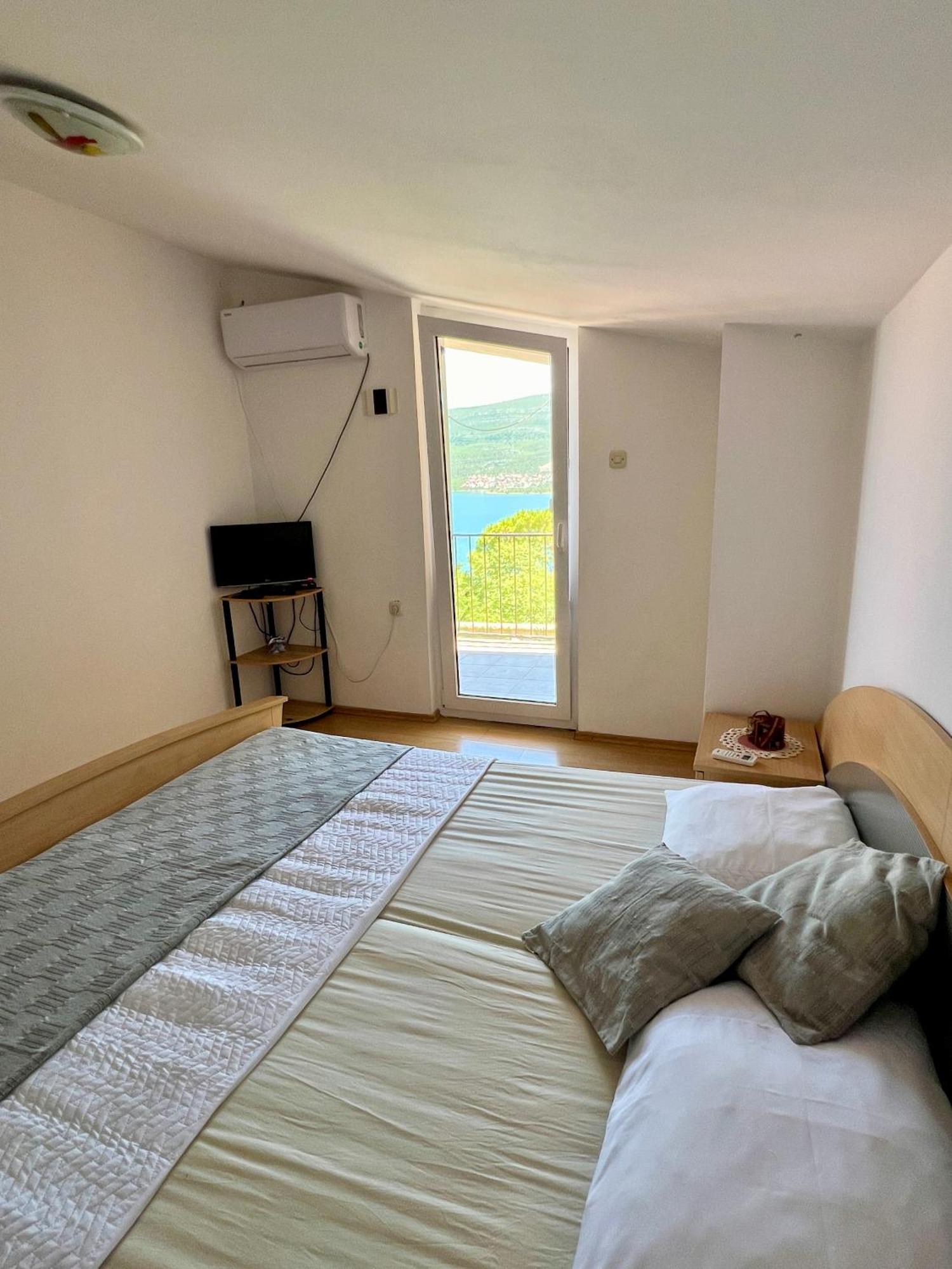 Apartmani Lidija Karin Donji Donji Karin 外观 照片